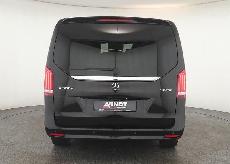 Gebraucht Mercedes V300 Avantgarde 237 PS (174 kW) 2023 Obsidianschwarz Van / Kleinbus
