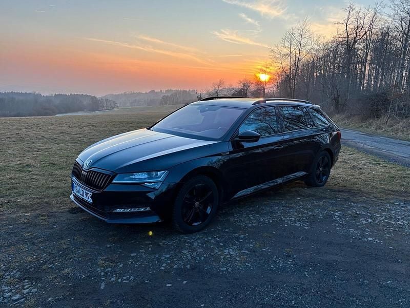 Schwarz Gebraucht 2021 Skoda Superb SportLine Kombi | 24.000 € (Superpreis) - Bild 1/4