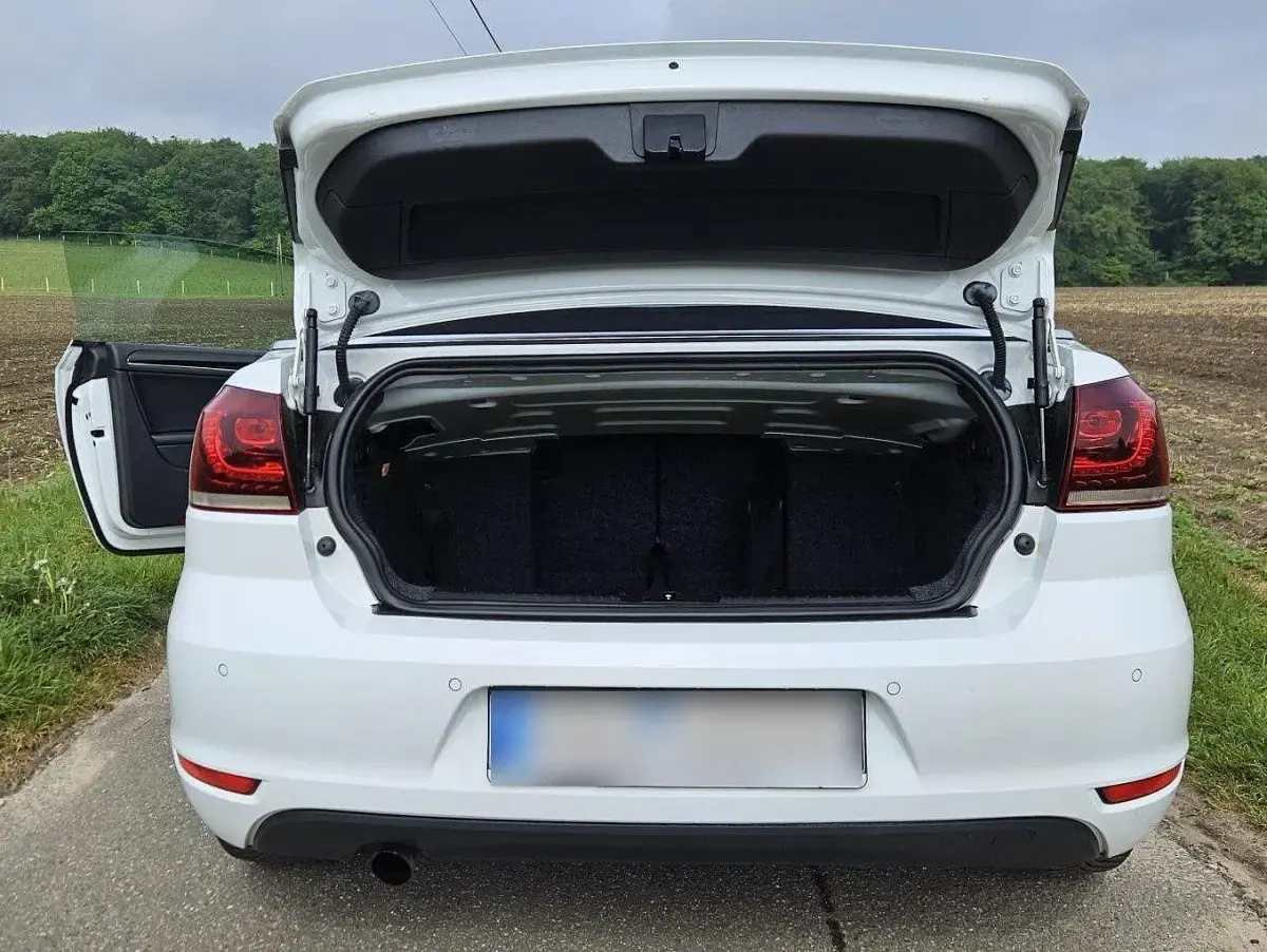 Gebraucht VW Golf 105 PS (77 kW) 2011 Weiß Cabrio