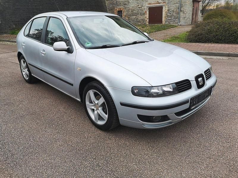 Usata Seat Leon 105 CV (77 kW) 2005 Argento Utilitaria