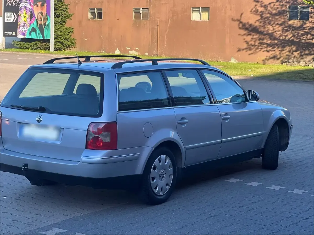Second-hand VW Passat 131 CP (96 kW) 2004 Argintiu Break