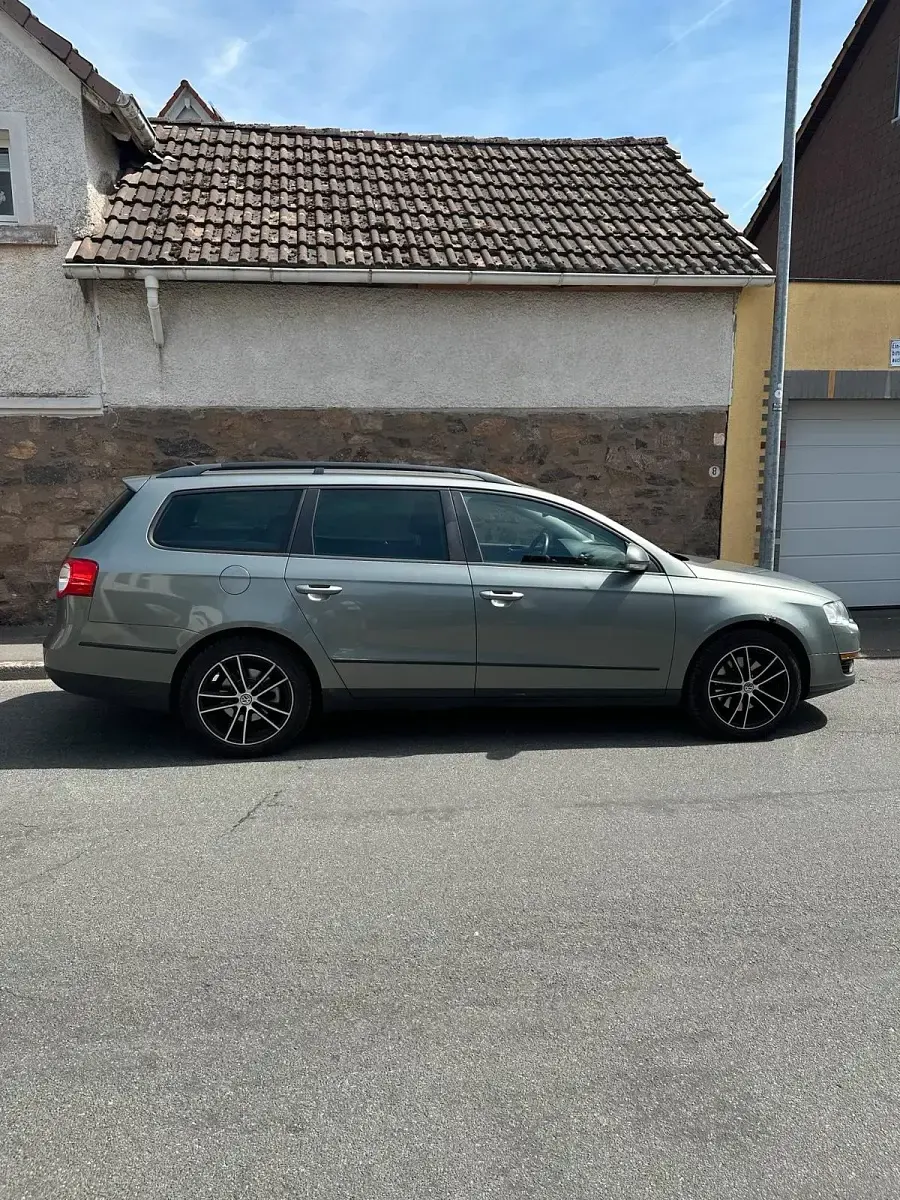 Gebraucht VW Passat 102 PS (75 kW) 2007 Silber Kombi