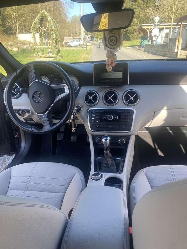 Gebraucht Mercedes A180 116 PS (85 kW) 2013 Kleinwagen