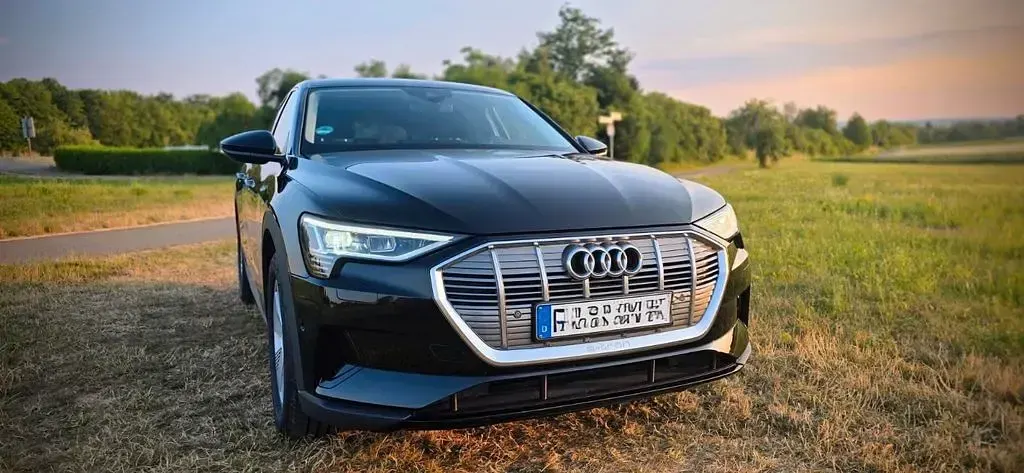 Gebraucht Audi e-tron 230 kW (313 PS) 2022 Schwarz SUV