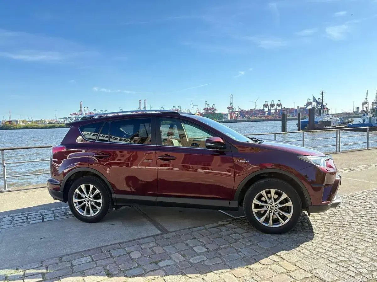 Gebraucht Toyota RAV4 Hybrid Executive 197 PS (144 kW) 2017 Rot SUV