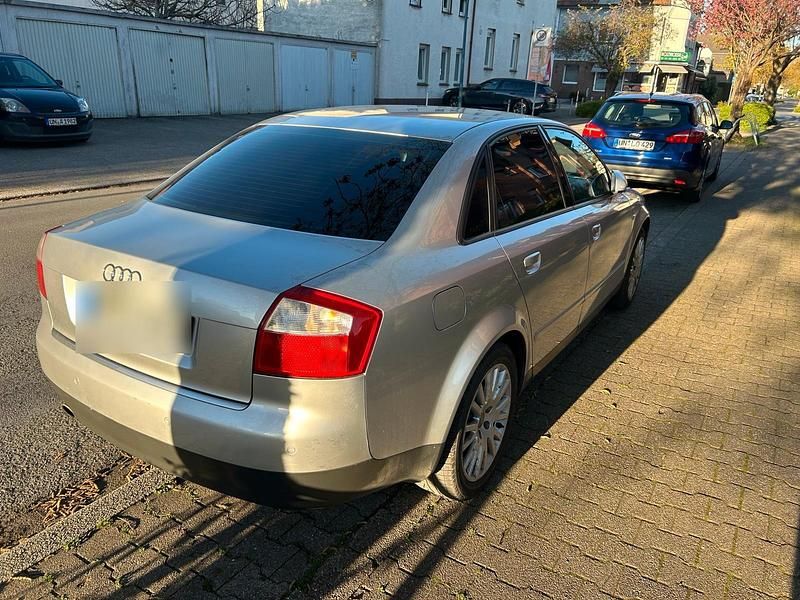 Gebraucht Audi A4 131 PS (96 kW) 2002 Silber Limousine