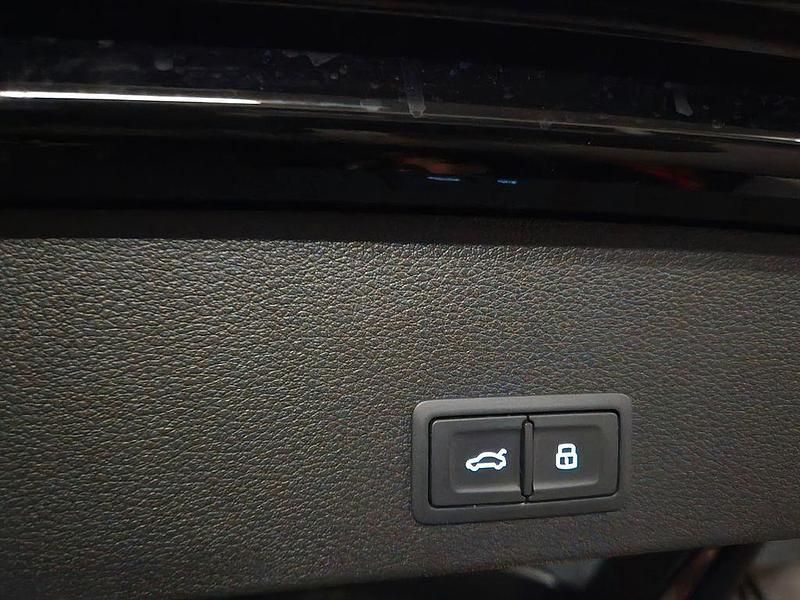 Second-hand Audi Q2 Ambiente 116 CP (85 kW) 2019 Negru SUV