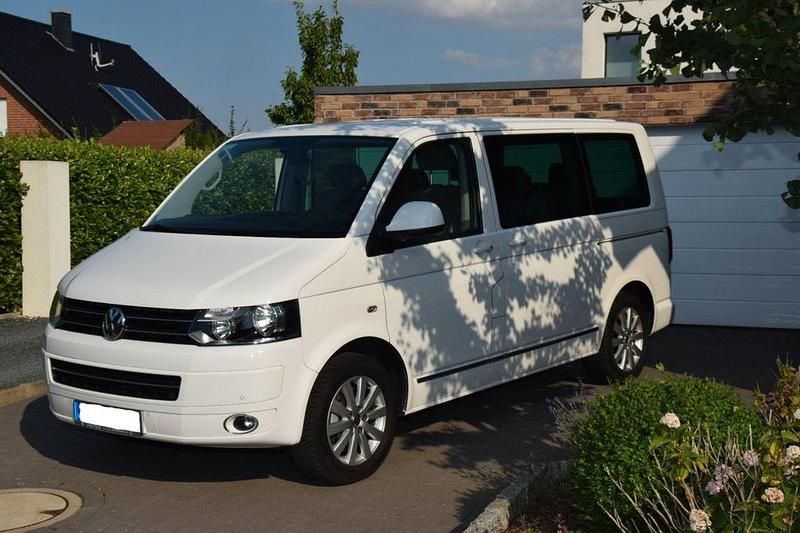 Weiß Gebraucht 2010 VW T5 Highline Van | 21.500 € (Fairer Preis) - Bild 1/4