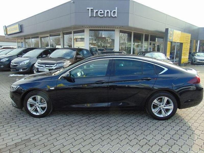 Blau Gebraucht 2019 Opel Insignia Innovation Limousine | 15.950 € (Fairer Preis) - Bild 1/4