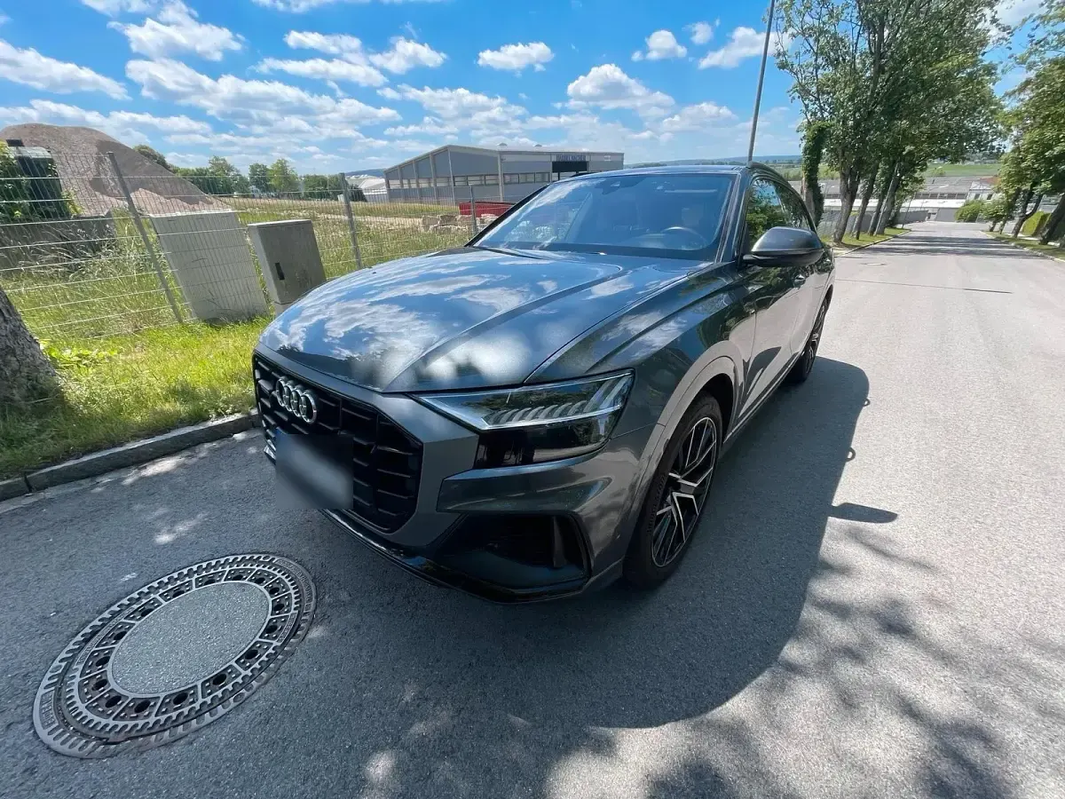 Gebraucht Audi Q8 S-Line 380 PS (279 kW) 2021 Grau SUV