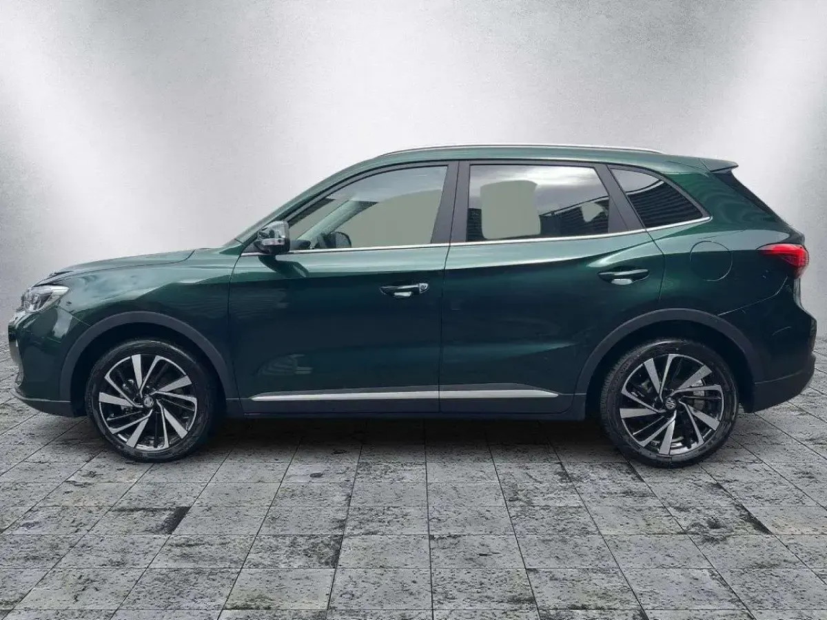 Neu MG ZS Luxury 197 PS (144 kW) 2026 Emerald green SUV
