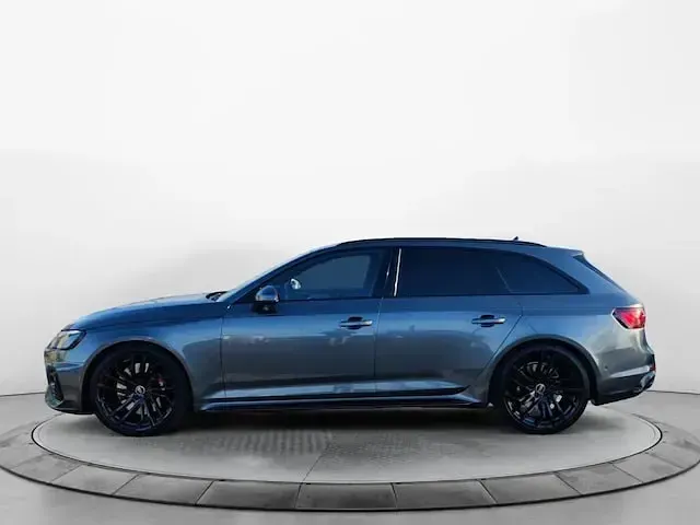 Gebraucht Audi RS4 Sport 451 PS (331 kW) 2023 Daytonagrau perleffekt Kombi