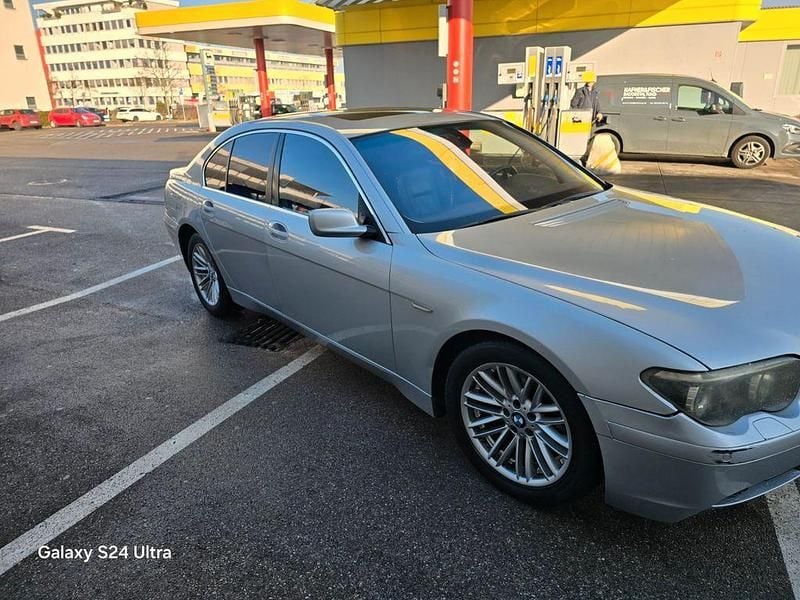 Gebraucht BMW 730 218 PS (160 kW) 2004 Silber Limousine