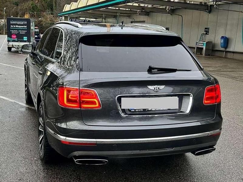 Gebraucht Bentley Bentayga 608 PS (447 kW) 2016 Grau SUV