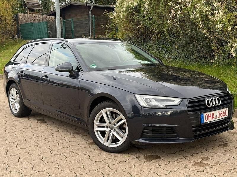 Blau Gebraucht 2018 Audi A4 Sport Kombi | 16.999 € (Guter Preis) - Bild 1/4
