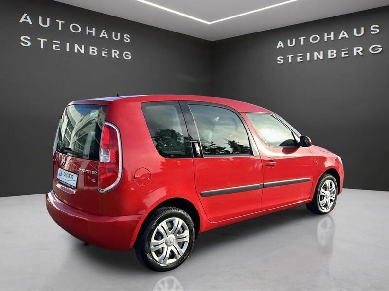 Gebraucht Skoda Roomster Ambition 105 PS (77 kW) 2013 Rot Van / Kleinbus
