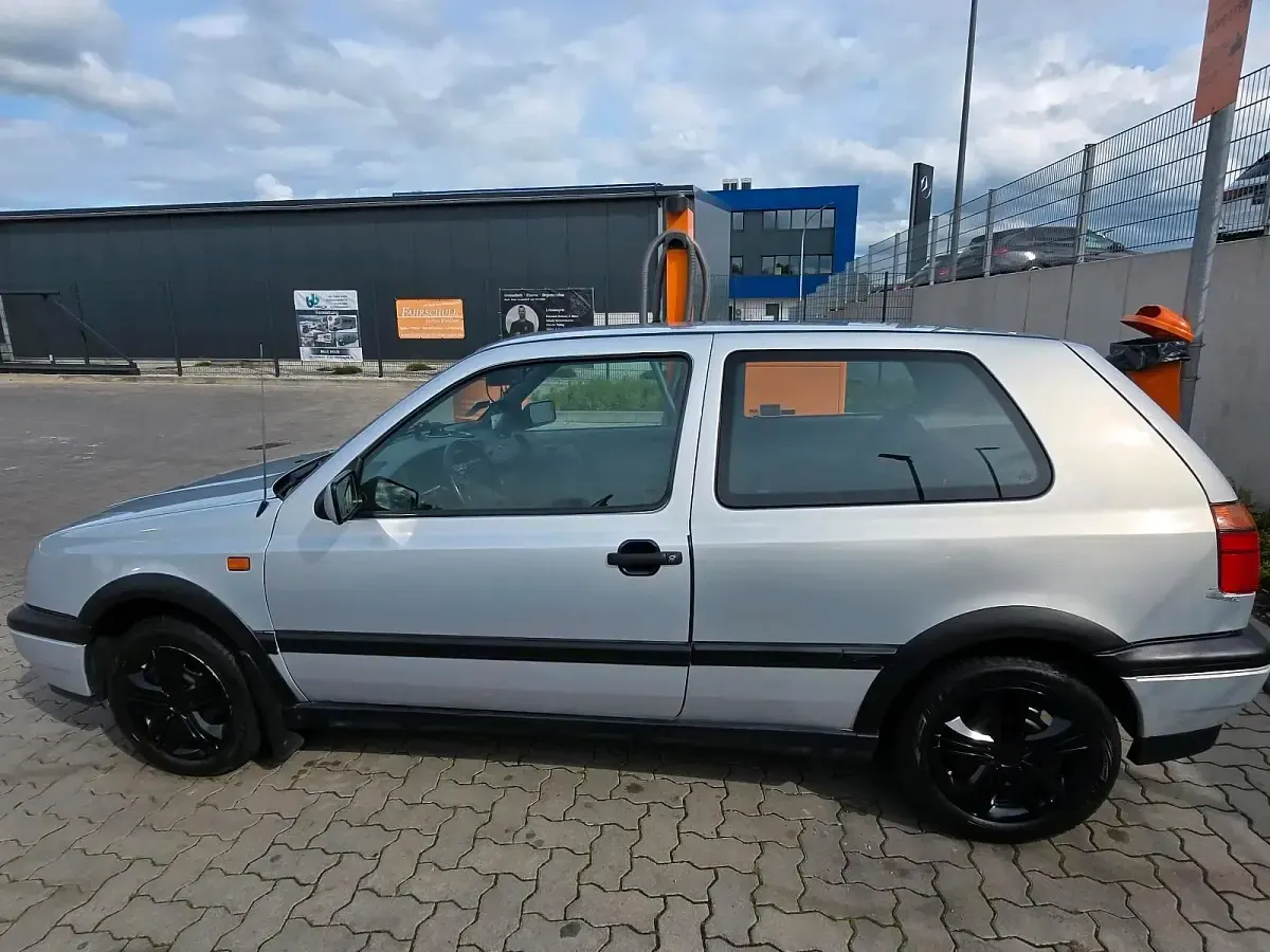 Gebraucht VW Golf VIII 75 PS (55 kW) 2026 Silber Kleinwagen