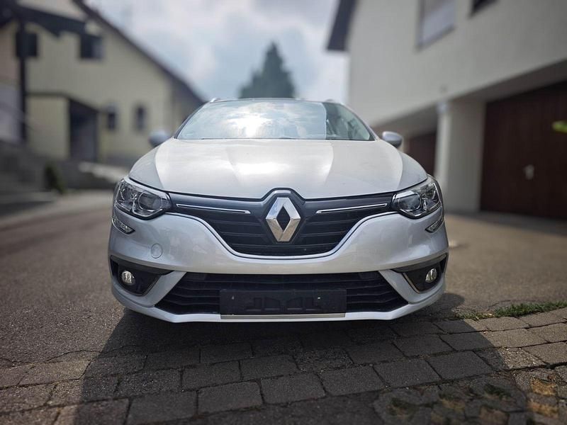 Grau Gebraucht 2020 Renault Mégane GrandTour Kombi | 13.790 € (Fairer Preis) - Bild 1/4