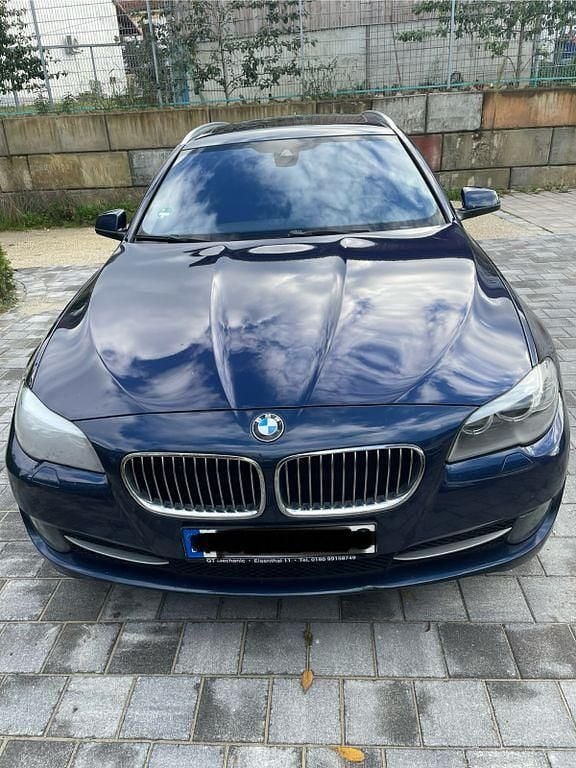 Blau Gebraucht 2012 BMW 520 Kombi | 7.680 € (Superpreis) - Bild 1/4