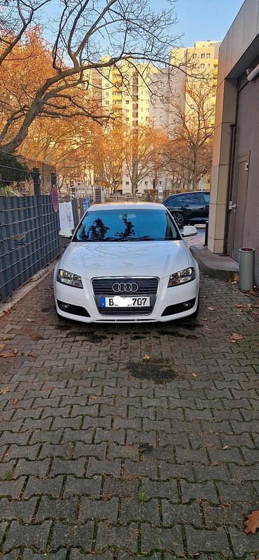 Weiß Gebraucht 2011 Audi A3 Coupé | 6.850 € (Fairer Preis) - Bild 1/4