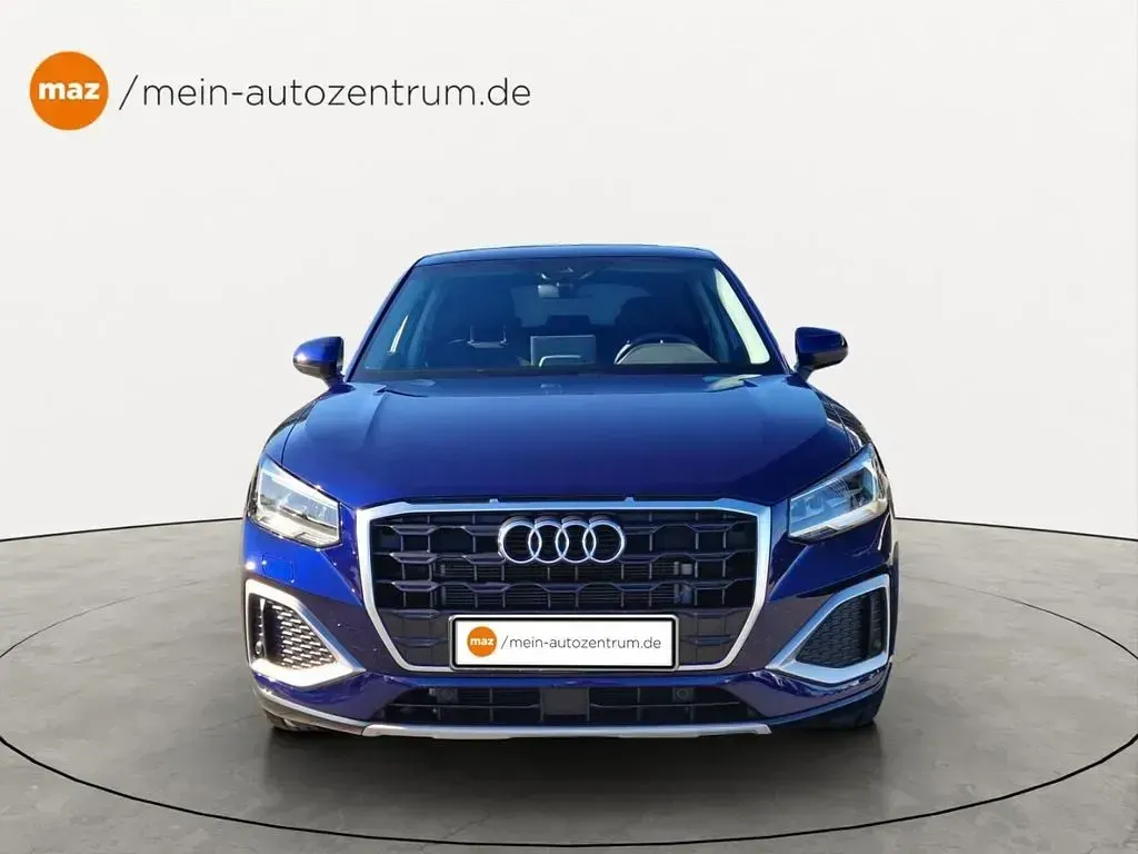 Używany Audi Q2 Advanced 150 KM (110 kW) 2024 Niebieski SUV