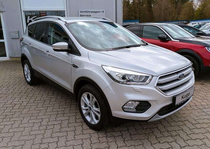 Gebraucht Ford Kuga Titanium 150 PS (110 kW) 2019 Silber SUV
