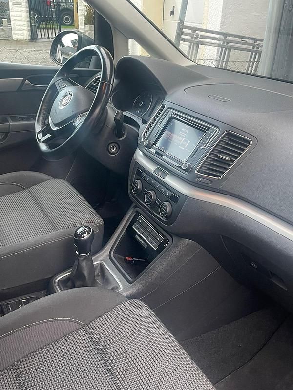 Gebraucht VW Sharan 150 PS (110 kW) 2018 Grau Van / Kleinbus