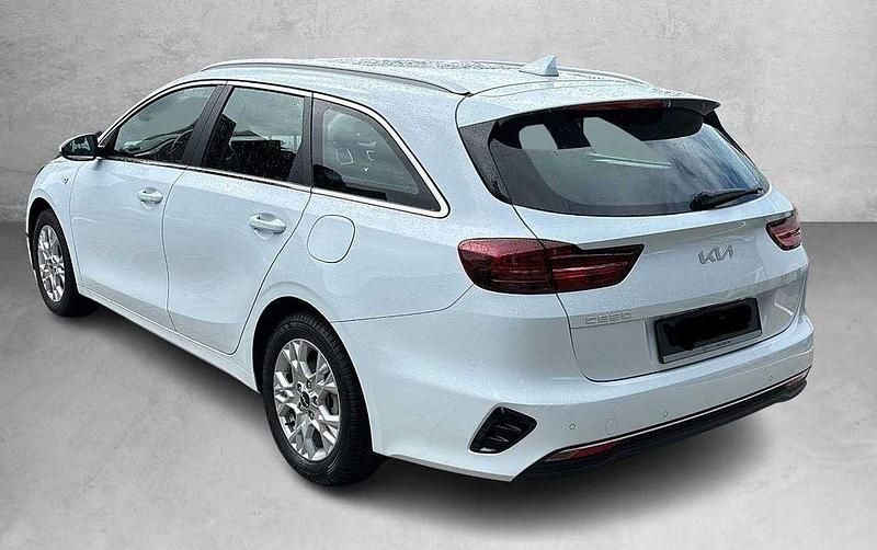 Neu Kia Ceed 101 PS (74 kW) 2025 Weiß Kleinwagen
