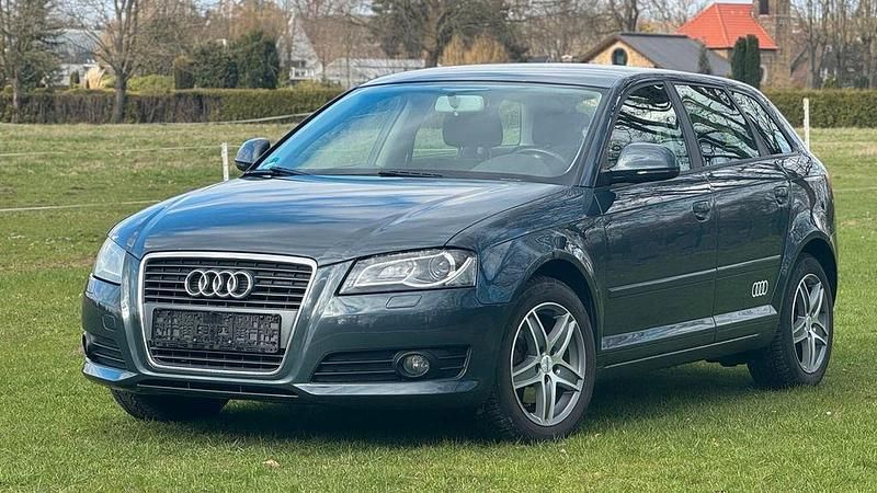 Gebraucht Audi A3 Attraction 125 PS (91 kW) 2010 Schwarz Kleinwagen