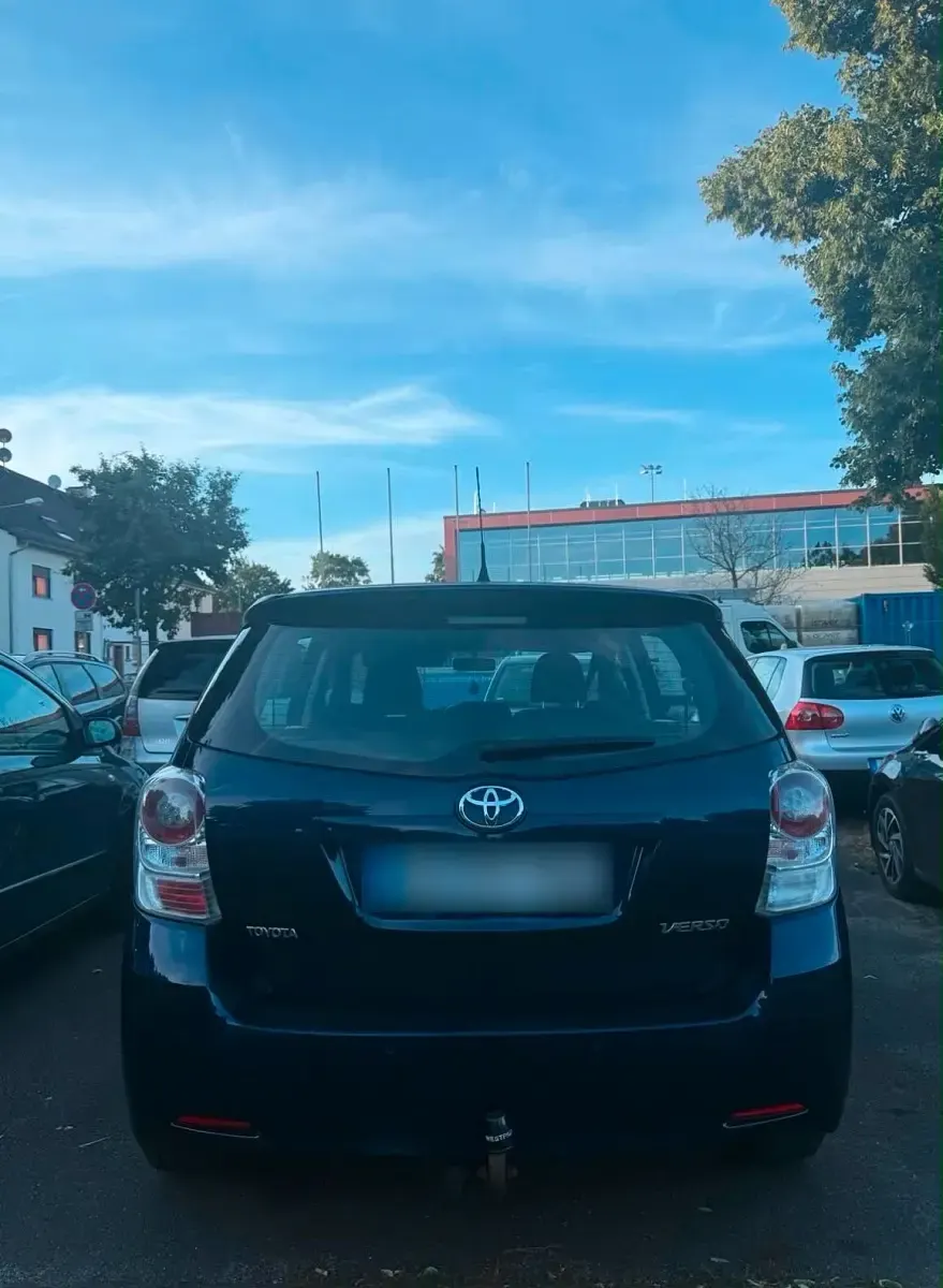 Gebraucht Toyota Verso 150 PS (110 kW) 2010 Blau Van / Kleinbus