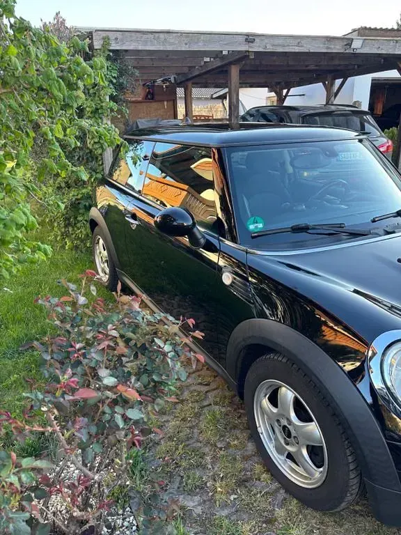 Used Mini Cooper D 109 HP (80 kW) 2009 Black Hatchback