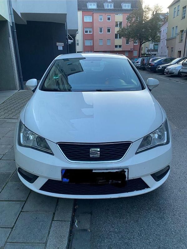 Weiß Gebraucht 2014 Seat Ibiza Kleinwagen | 4.900 € (Fairer Preis) - Bild 1/4