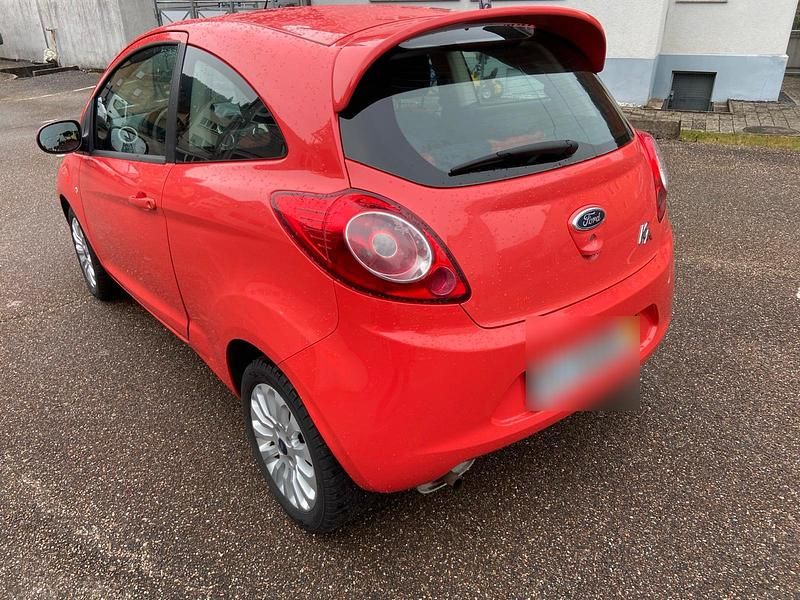 Gebraucht Ford Ka 75 PS (55 kW) 2012 Rot Kleinwagen