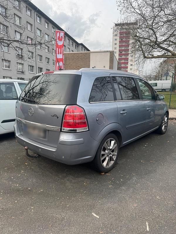 Gebraucht Opel Zafira 150 PS (110 kW) 2008 Grün Van / Kleinbus