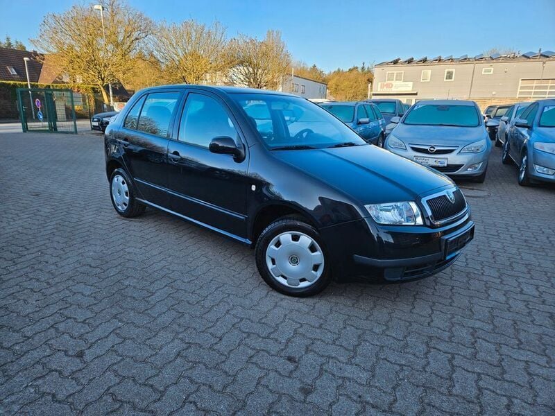 Schwarz Gebraucht 2004 Skoda Fabia Ambiente Limousine | 2.999 € (Teuer) - Bild 1/4