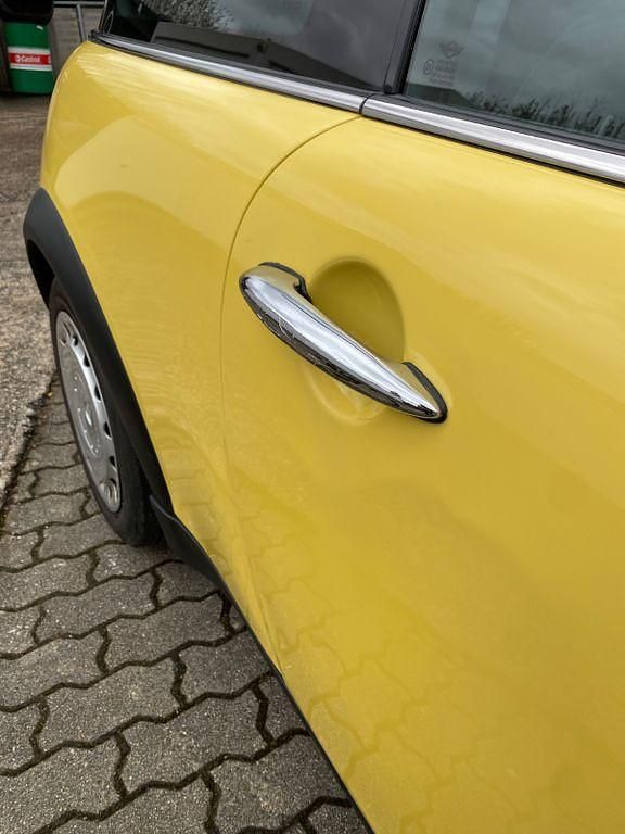 Usata Mini ONE 90 CV (66 kW) 2002 Giallo Utilitaria