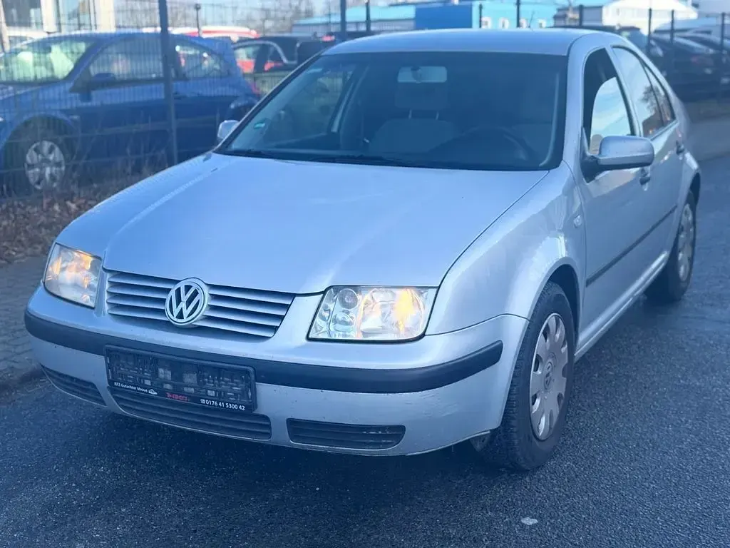 Occasion VW Bora Basis 101 ch (74 kW) 2000 Argent Berline