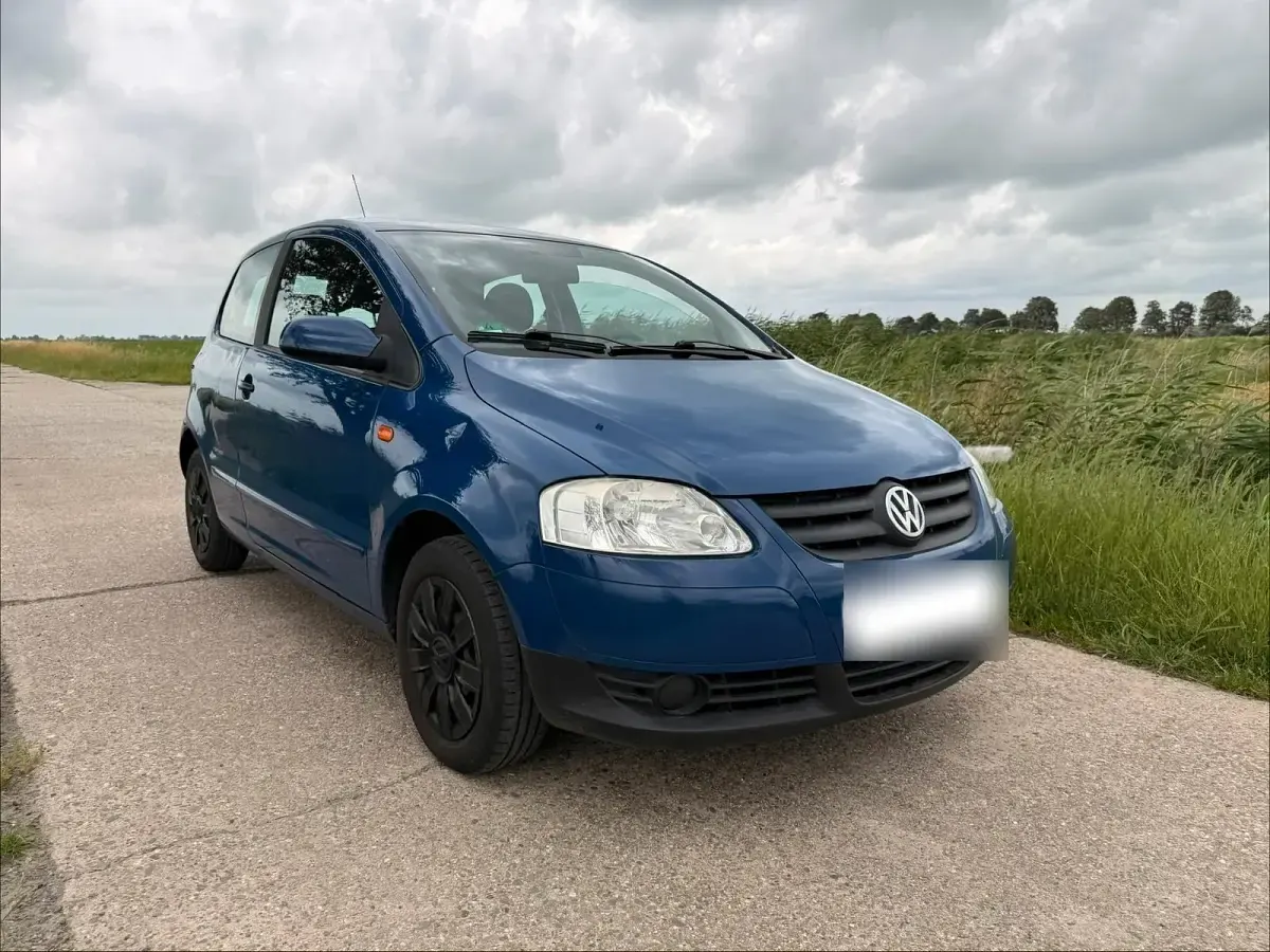 Gebraucht VW Fox Refresh 55 PS (40 kW) 2009 Blau Kleinwagen