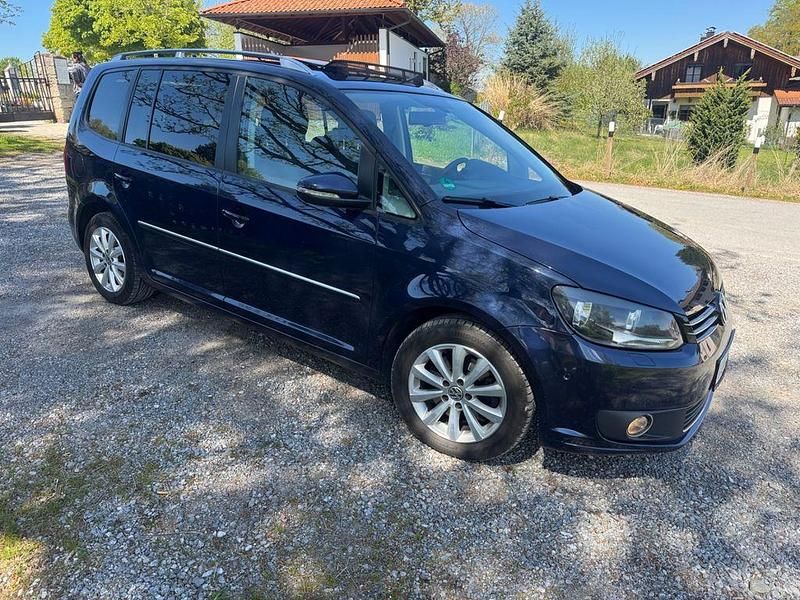 Gebraucht VW Touran Highline 177 PS (130 kW) 2014 Blau Van / Kleinbus