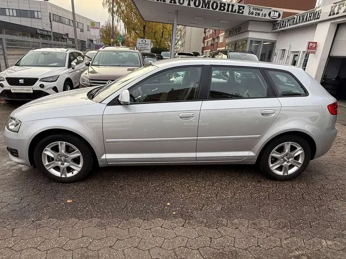 Używany Audi A3 Attraction 125 KM (91 kW) 2010 Srebrny Hatchback