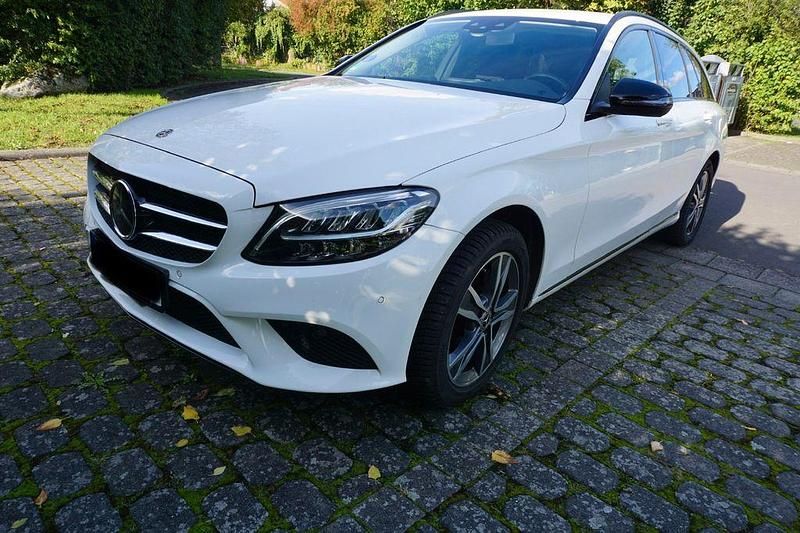 Weiß Gebraucht 2019 Mercedes C220 Avantgarde Kombi | 22.000 € (Guter Preis) - Bild 1/4