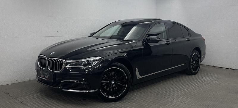 Black sapphire metal (metallic) Gebraucht 2019 BMW 740 Shadowline Limousine | 34.400 € (Superpreis) - Bild 1/4