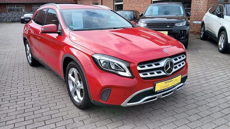 Gebraucht Mercedes GLA200 156 PS (114 kW) 2018 Rot SUV