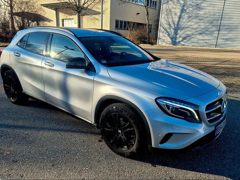Gebraucht Mercedes GLA200 AMG 156 PS (114 kW) 2015 Silber SUV