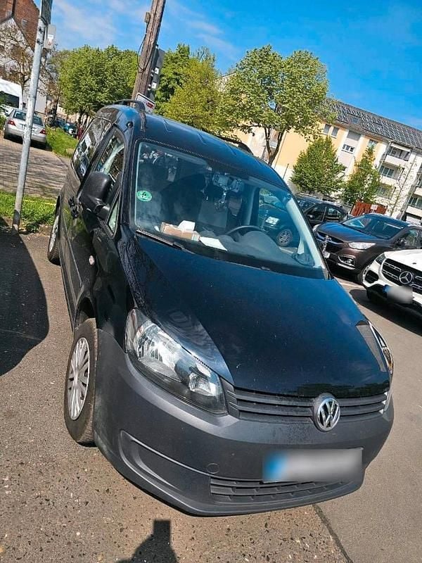 Second-hand VW Caddy 105 CP (77 kW) 2013 Negru Monovolum