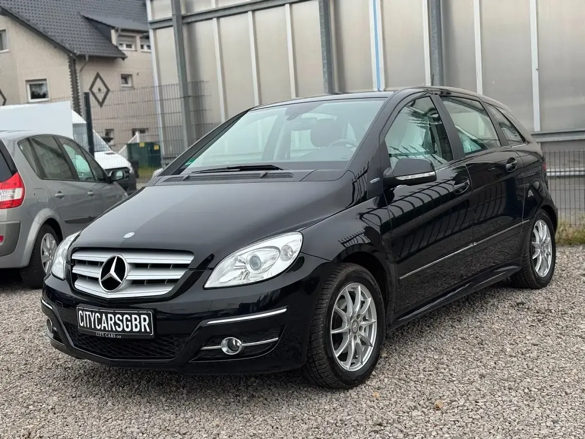 Gebraucht Mercedes B180 116 PS (85 kW) 2009 Schwarz Van / Kleinbus