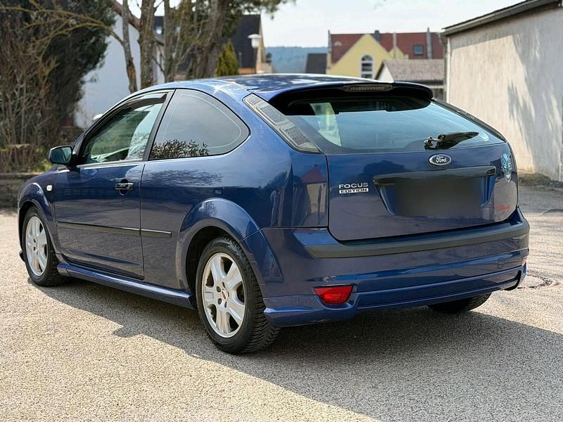 Gebraucht Ford Fiesta 100 PS (73 kW) 2006 Violet Kleinwagen