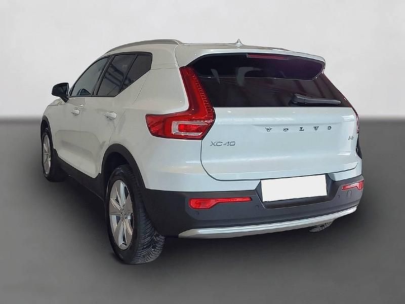 Gebraucht Volvo XC40 Core 163 PS (119 kW) 2024 Weiß SUV