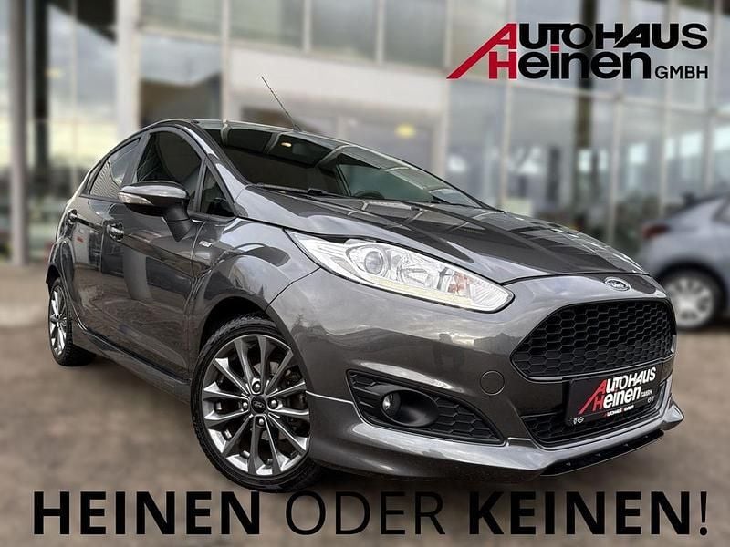 Grau Gebraucht 2017 Ford Fiesta ST-Line Limousine | 9.490 € (Guter Preis) - Bild 1/4