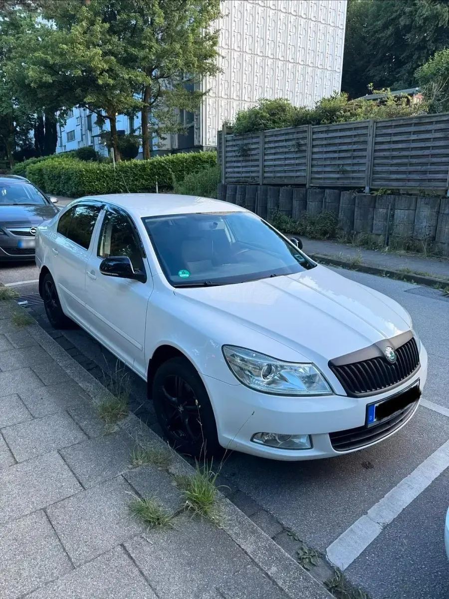 Gebraucht Skoda Octavia 105 PS (77 kW) 2012 Weiß Limousine